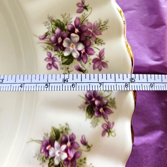 "Sweet Violets" 15" Oval Serving Platter by Royal Albert. - Picture 2 of 5